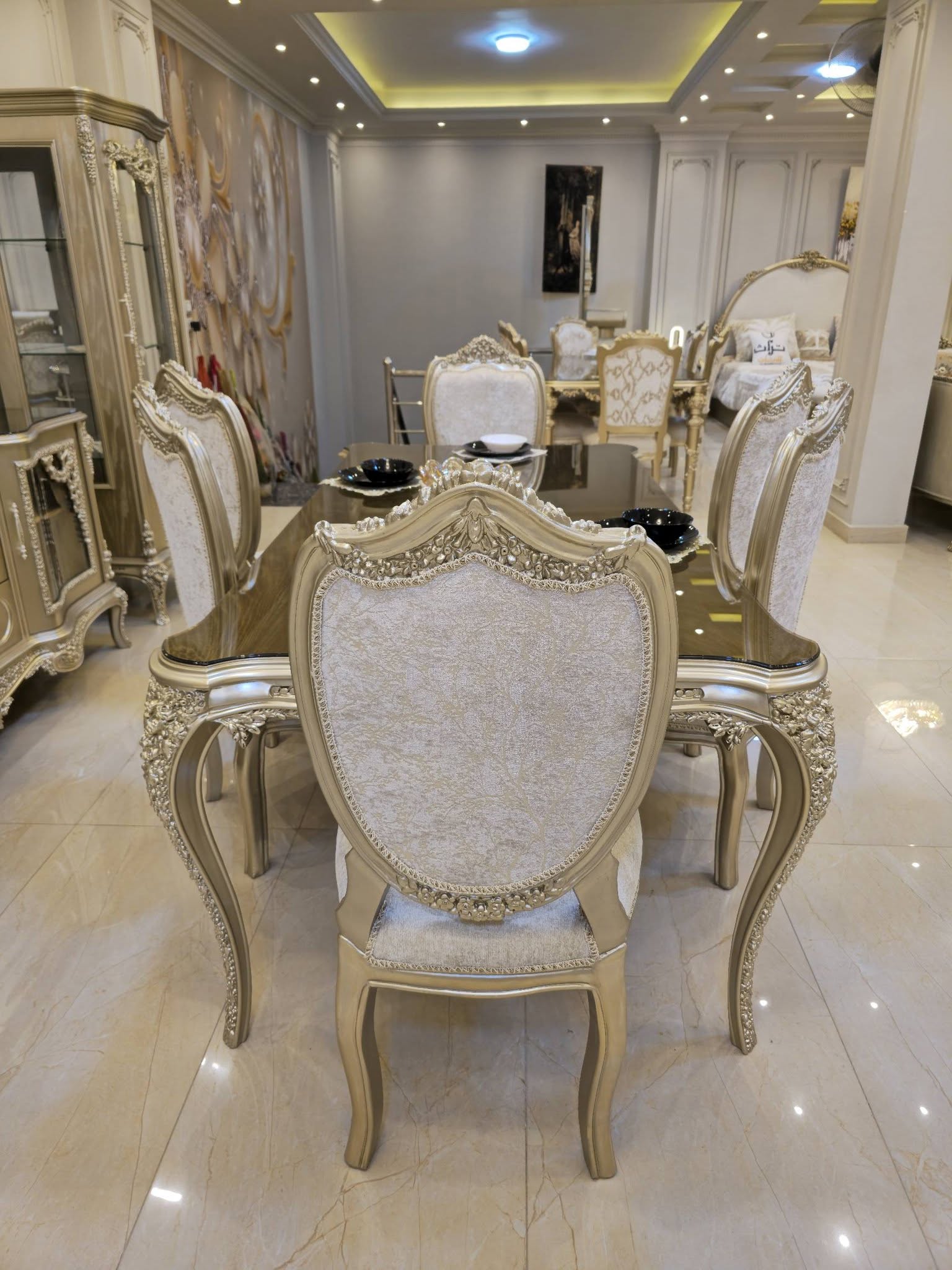 معرض تراث للأثاث