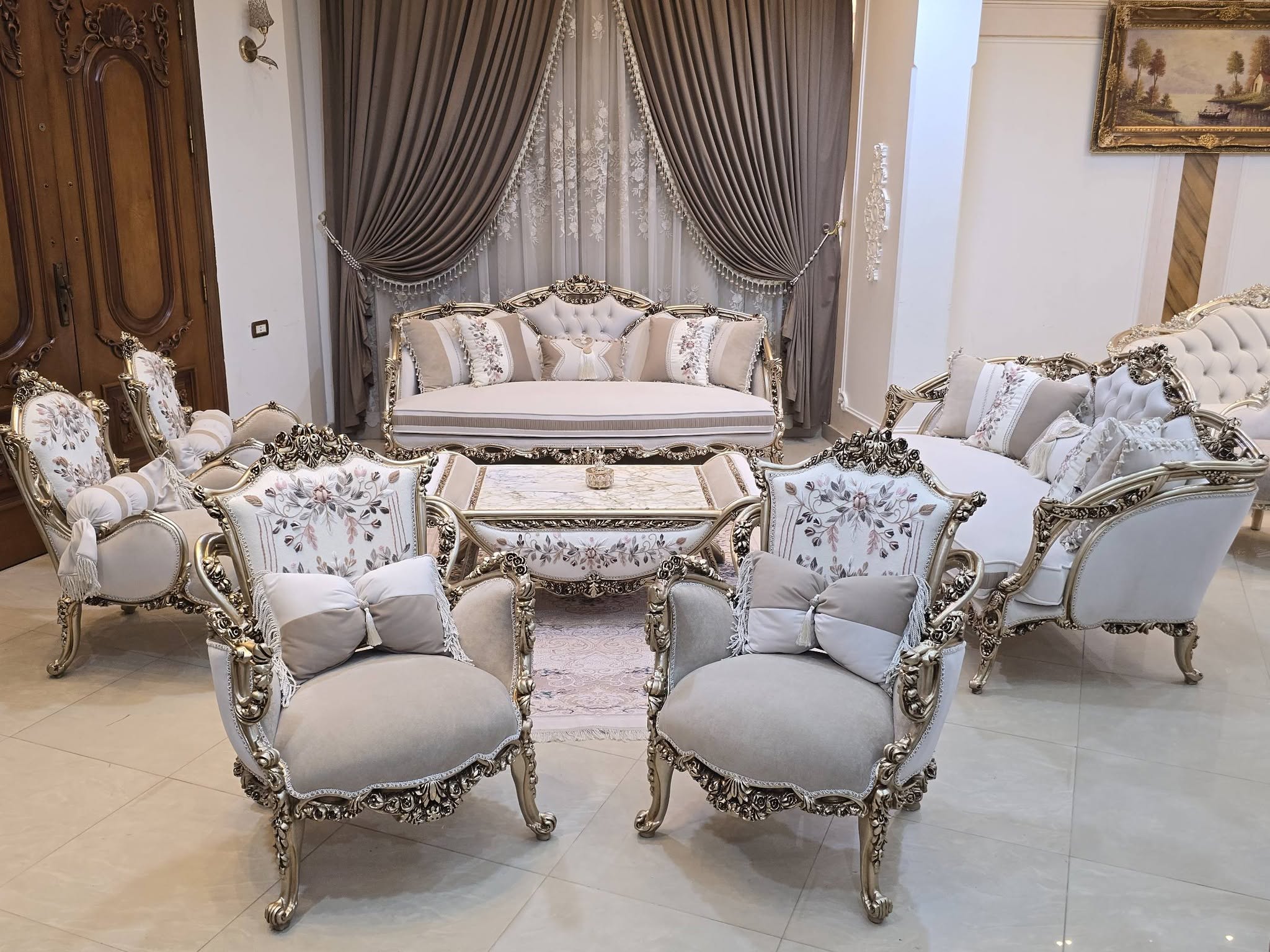 معرض تراث للأثاث
