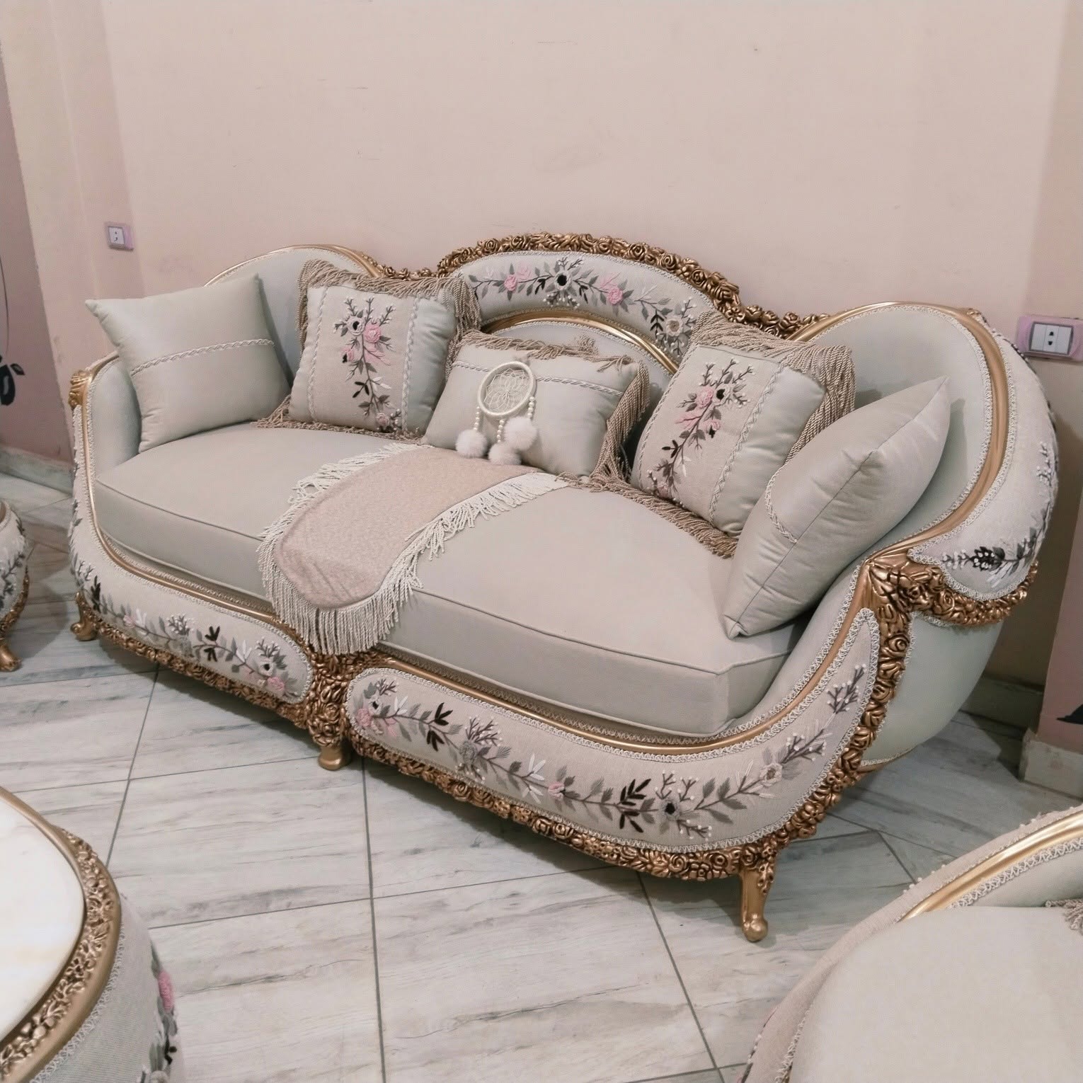 معرض فرح للموبيليات